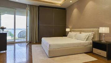 Hypo-allergenic bedding available, minibar, in-room safe, desk