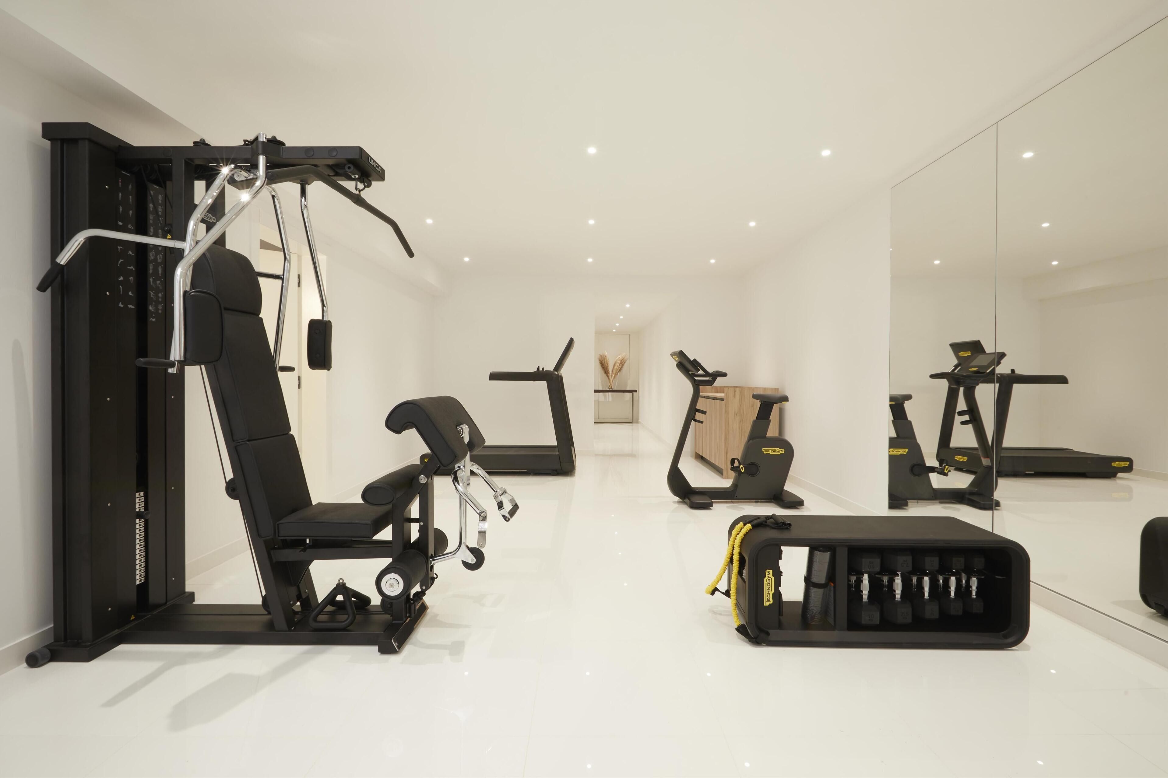 1 bedroom, hypo-allergenic bedding, minibar, in-room safe