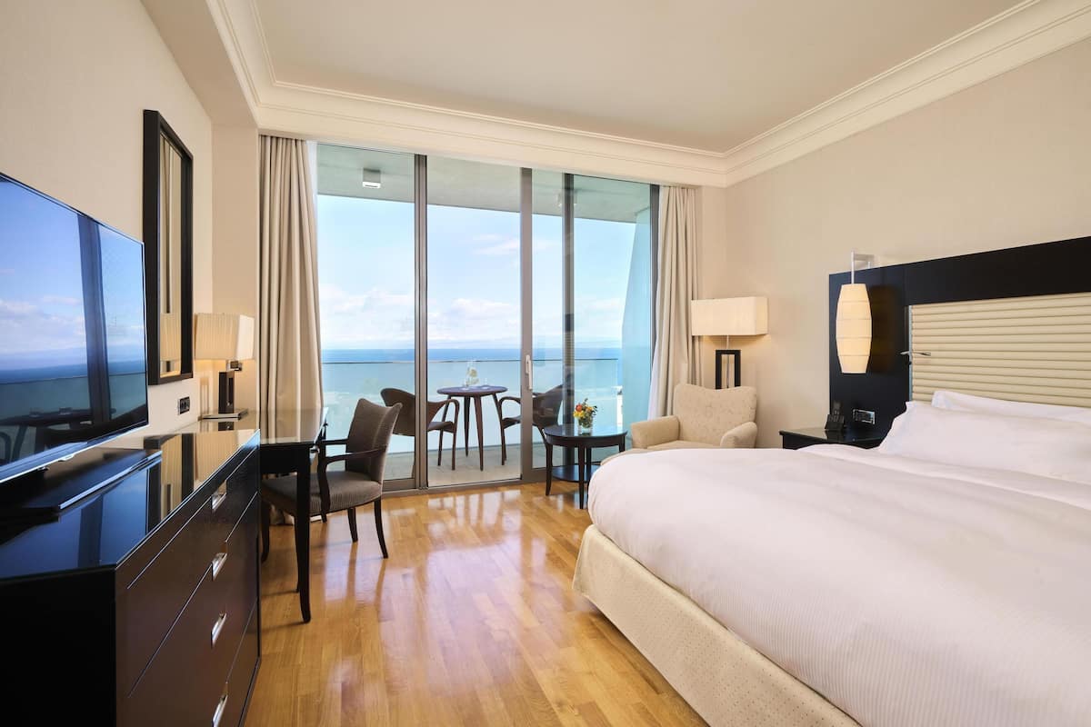 Ropa de cama hipoalergénica y minibar