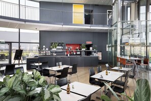 Frühstück und Abendessen