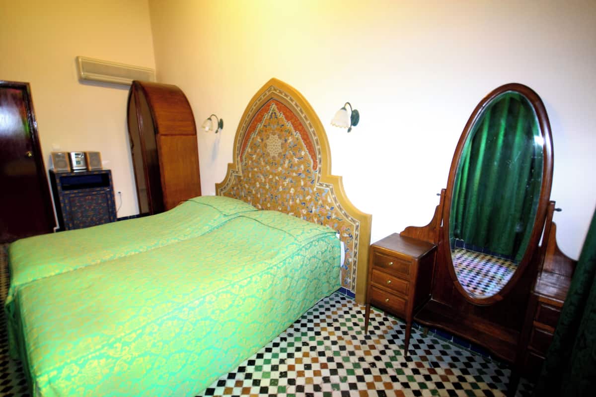 1 slaapkamer, luxe beddengoed, een kluis op de kamer