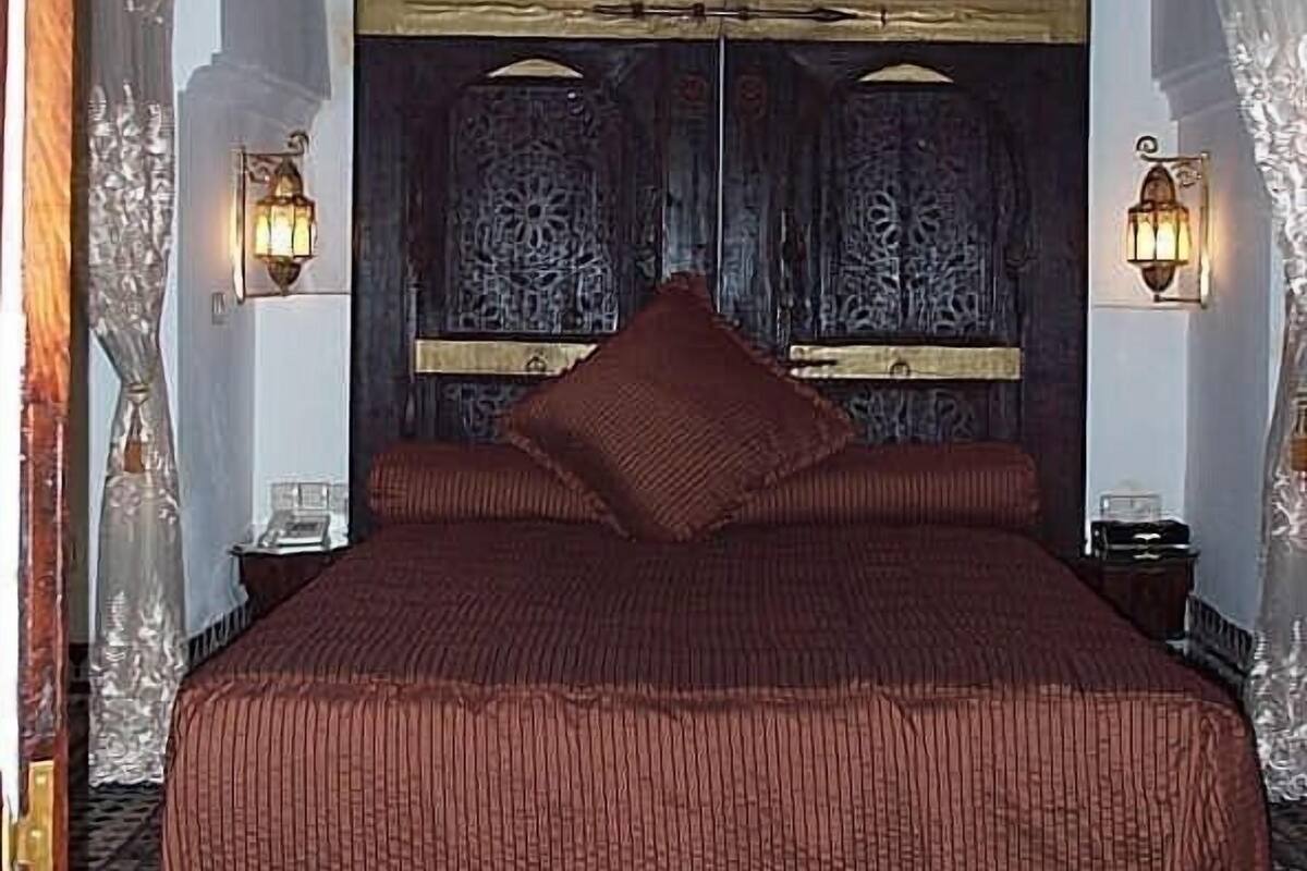 Premium bedding, in-room safe, individually decorated, free WiFi
