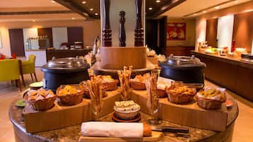 Desayuno buffet todos los días (con cargo)