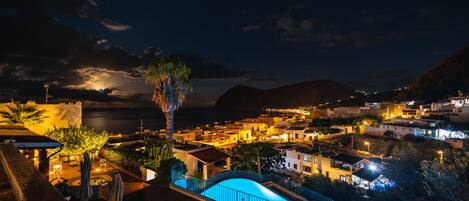 Fassade der Unterkunft â Abend/Nacht