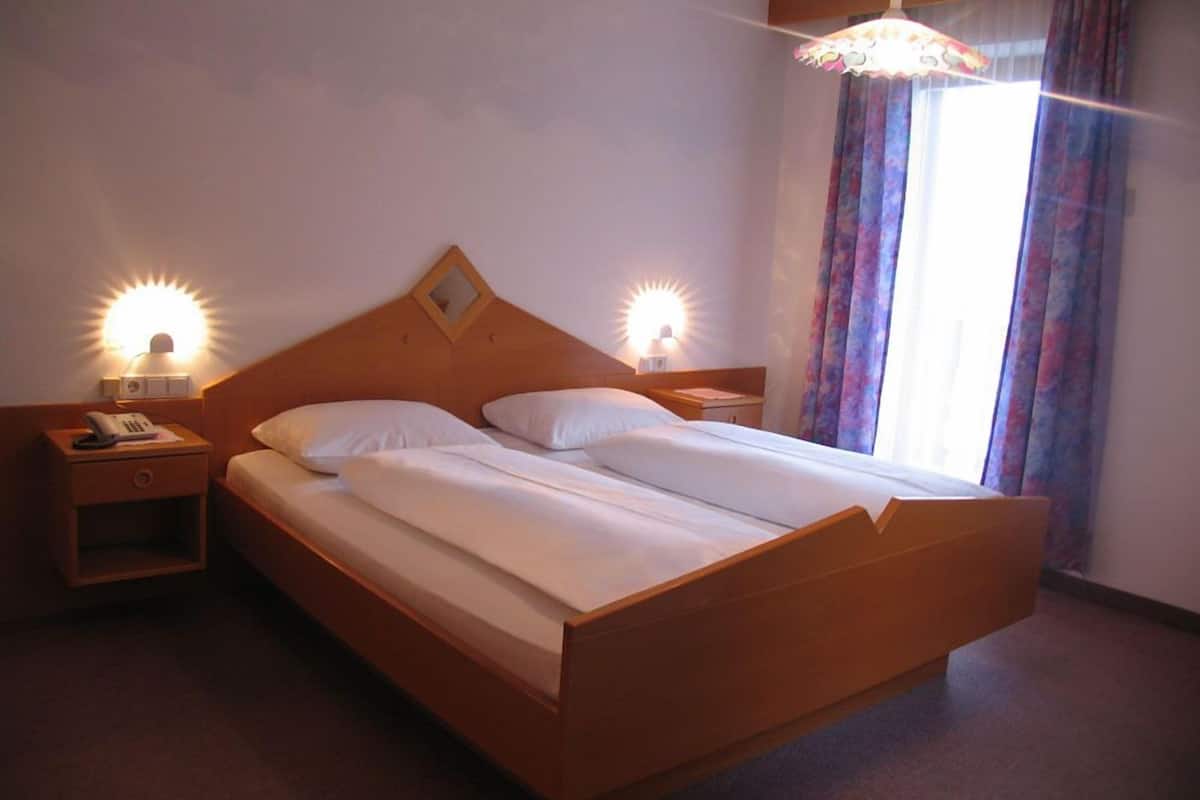 in-room safe, free wifi