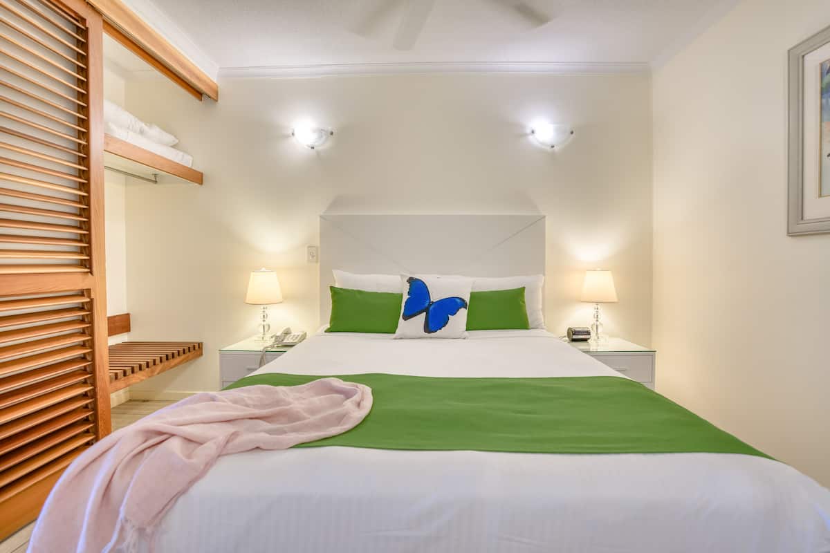 Apartemen Standar, 2 kamar tidur | 1 kamar tidur, tirai kedap cahaya, kedap suara, dan setrika/meja setrika