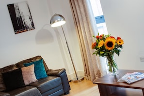 Egyptian cotton sheets, iron/ironing board, free Internet - Base Serviced Apartments - Cumberland Apartments (Liverpool)