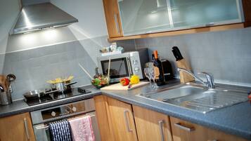 Egyptian cotton sheets, iron/ironing board, free internet