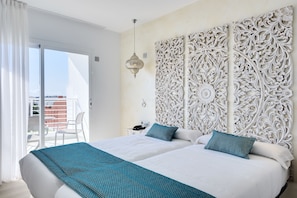 Minibar, escritorio, wifi gratis y ropa de cama