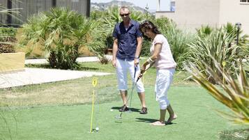 Mini-golf