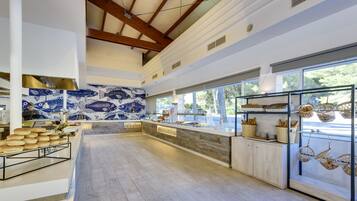 Daily buffet breakfast (EUR 14.00 per person)