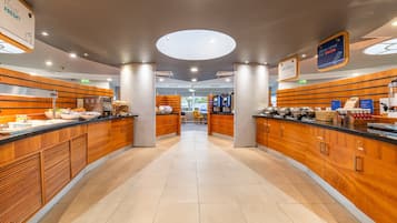 Free daily buffet breakfast