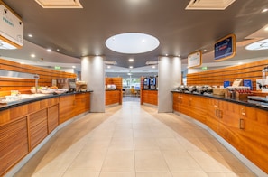 Petit déjeuner buffet compris tous les jours