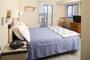 1 bedroom, in-room safe, laptop workspace, blackout curtains