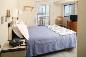 1 dormitorio, caja fuerte, espacio para trabajar con un portátil