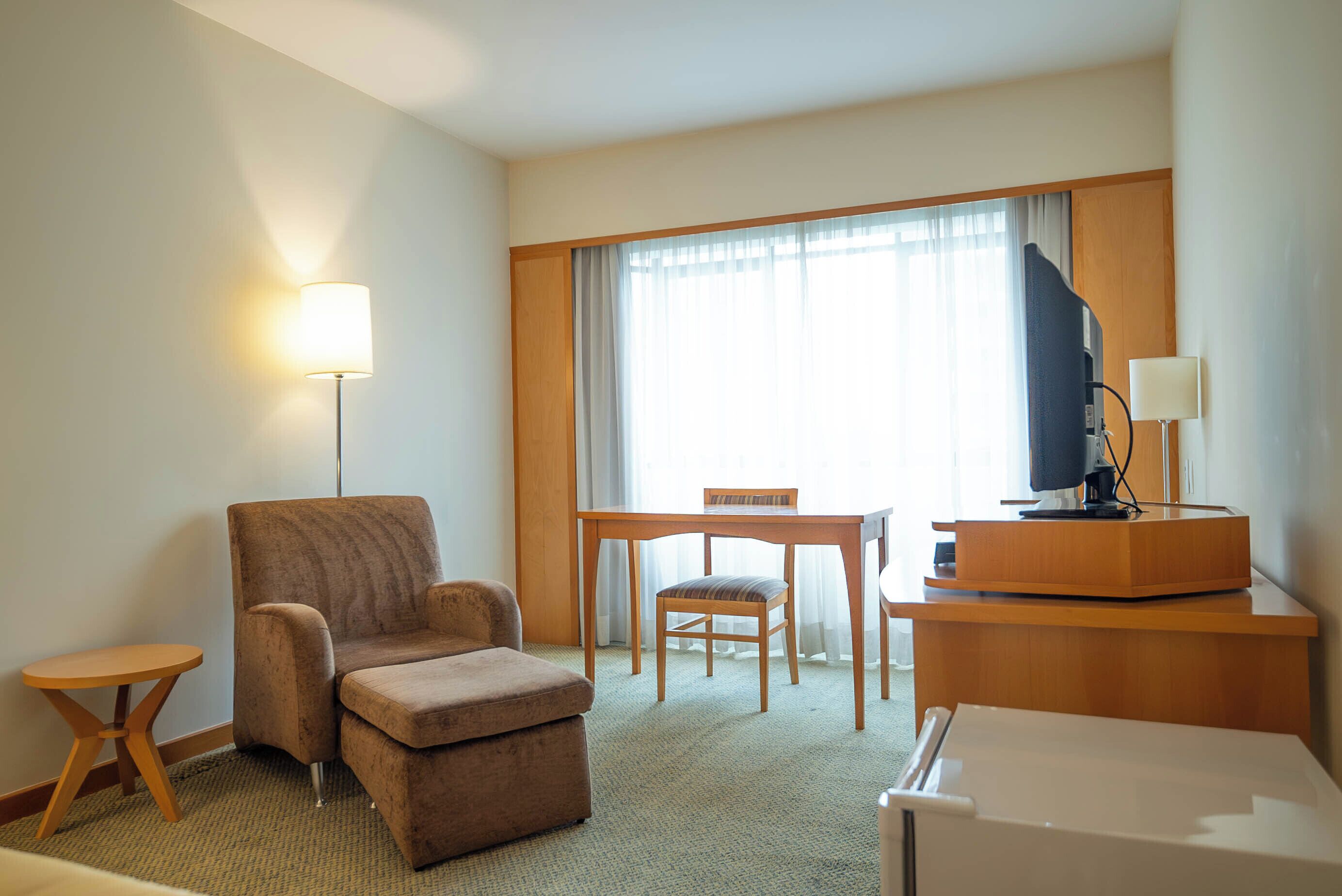 standard double room | premium bedding, minibar, in-room safe, desk