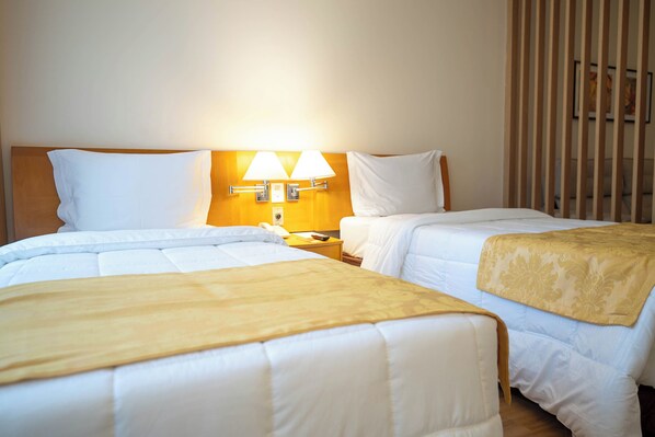 Standard Twin Room | Premium bedding, minibar, in-room safe, desk