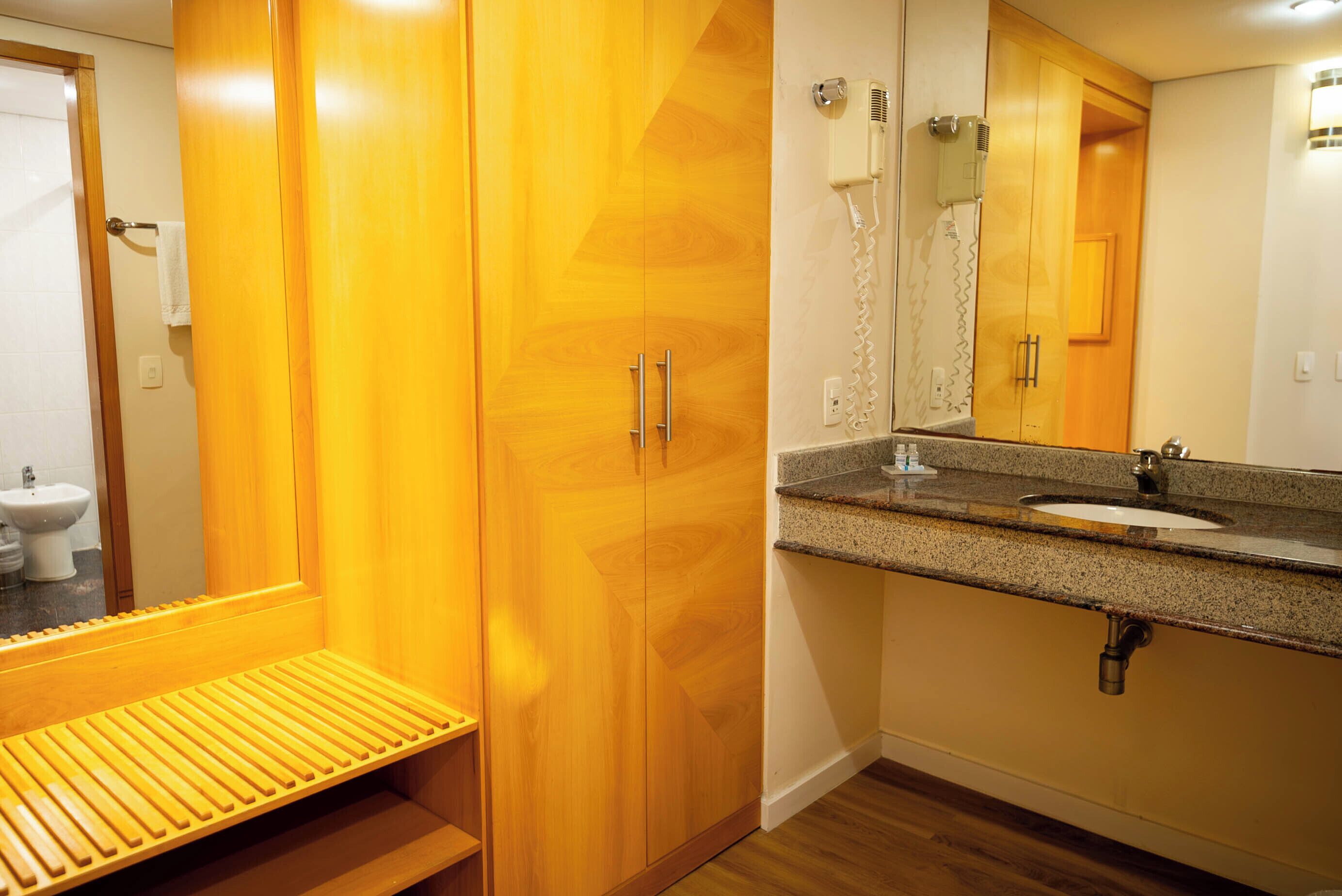premium room | bathroom | shower, free toiletries, hair dryer, towels