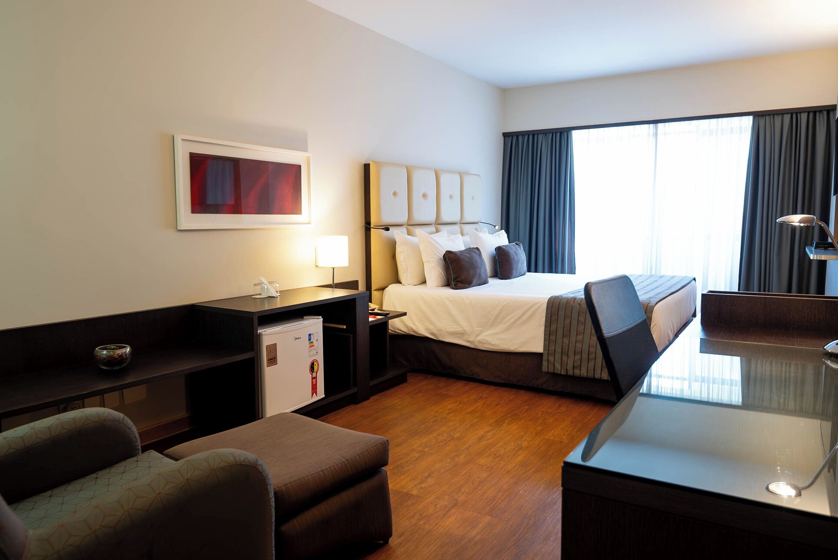 premium room | premium bedding, minibar, in-room safe, desk