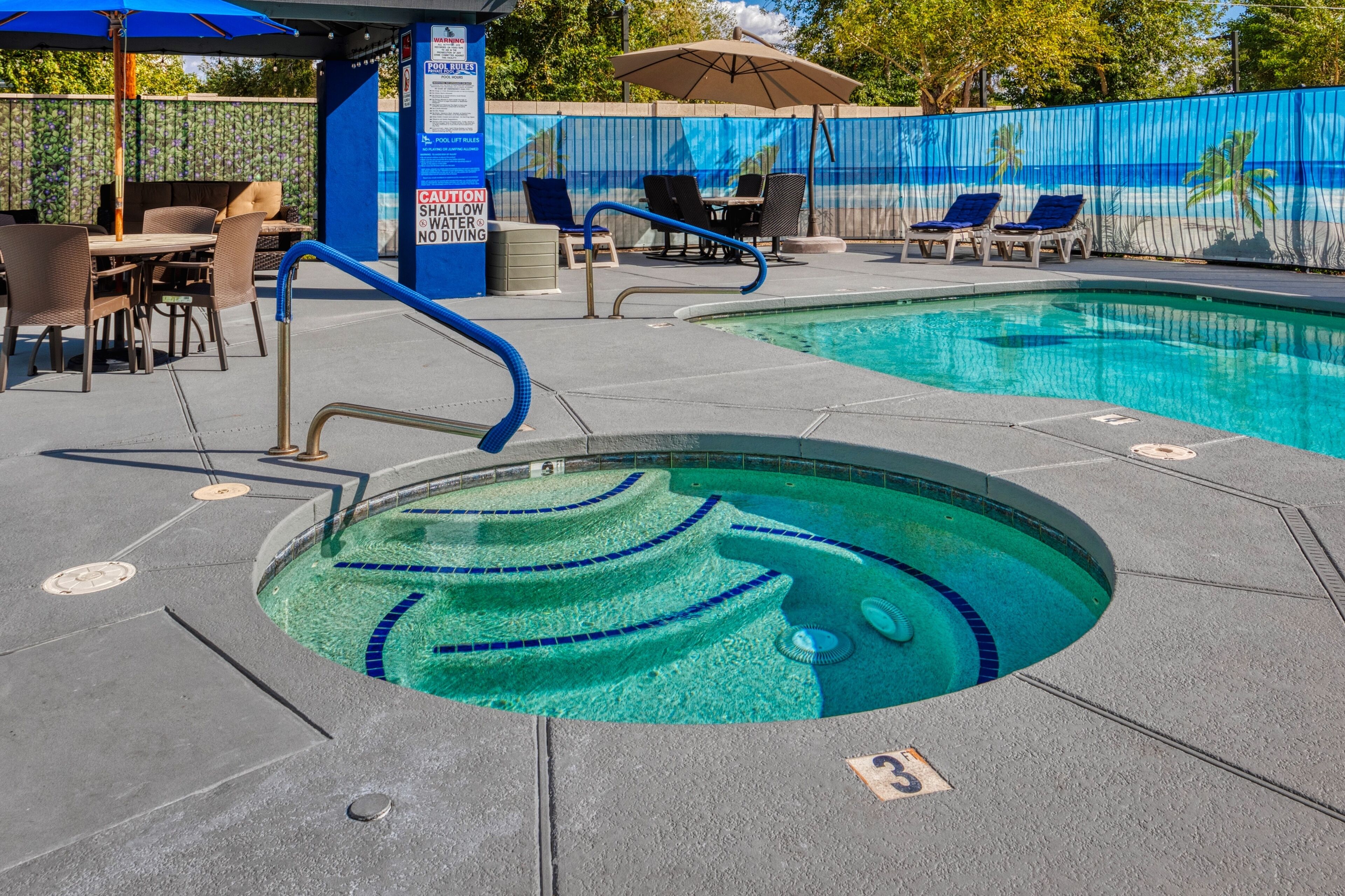 Tina de hidromasaje al aire libre