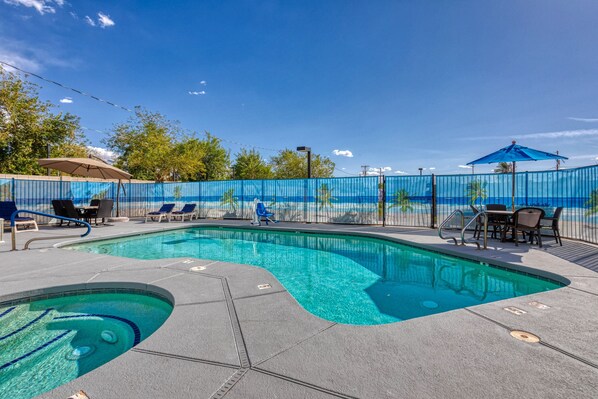 Outdoor pool, open 9:00 AM to 9:00 PM, free cabanas, pool umbrellas - The Azure Hotel (Mesa)