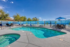 Outdoor pool, open 9:00 AM to 9:00 PM, free pool cabanas, pool umbrellas