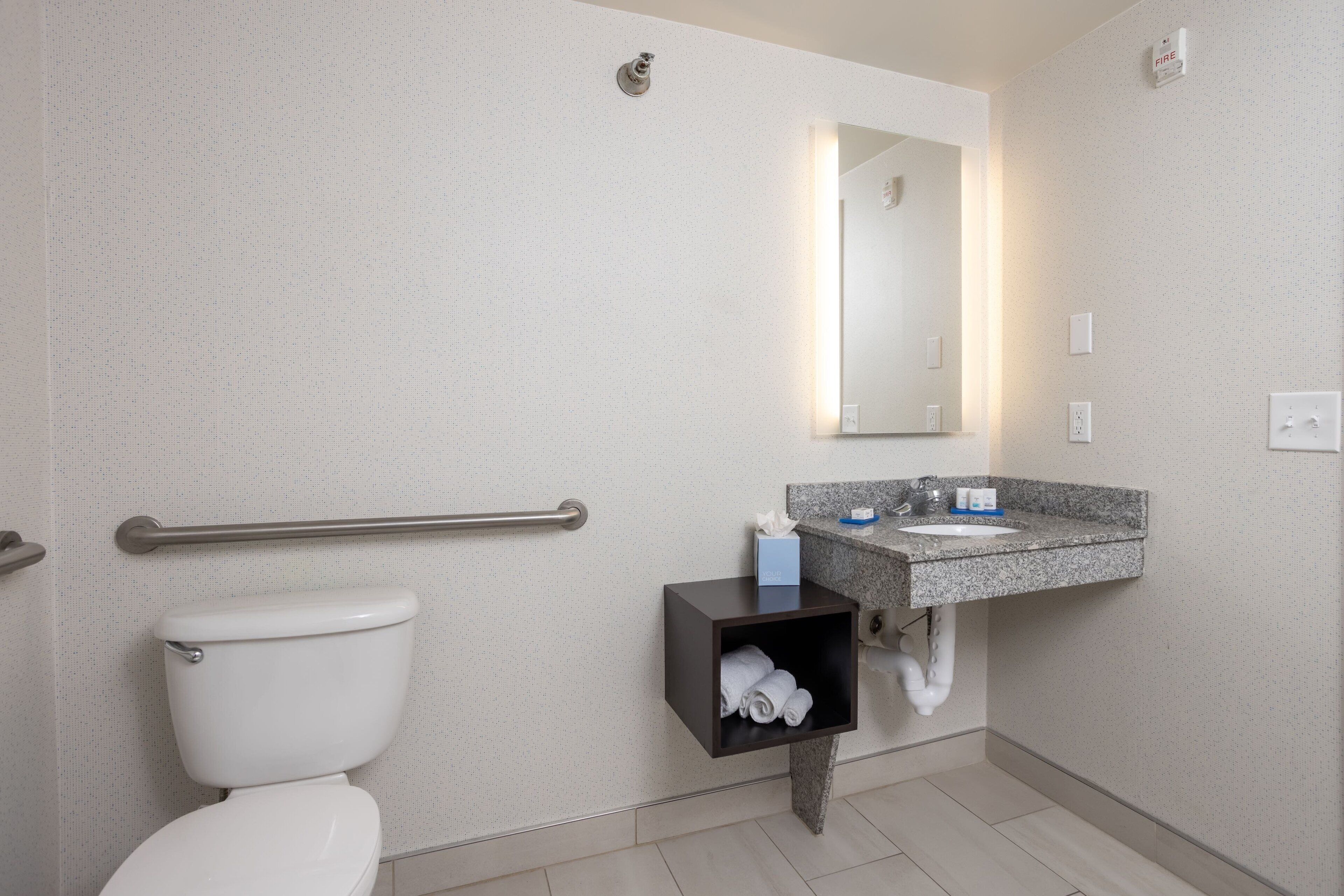 Room, 1 King Bed, Accessible (Comms Accessible. Roll-In Shower)