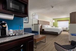 Suite, 1 soverom | Skrivebord, skrivebord for bærbar PC og blendingsgardiner