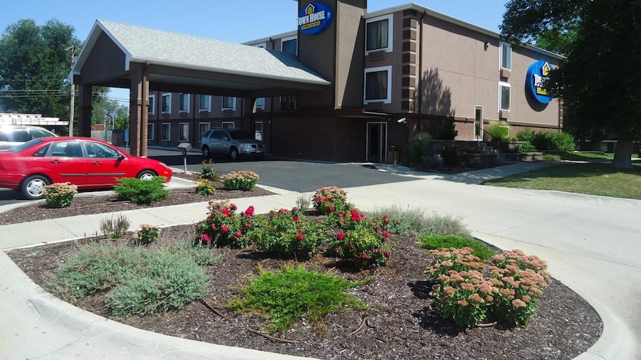 Town House Extended Stay Hotel Downtown