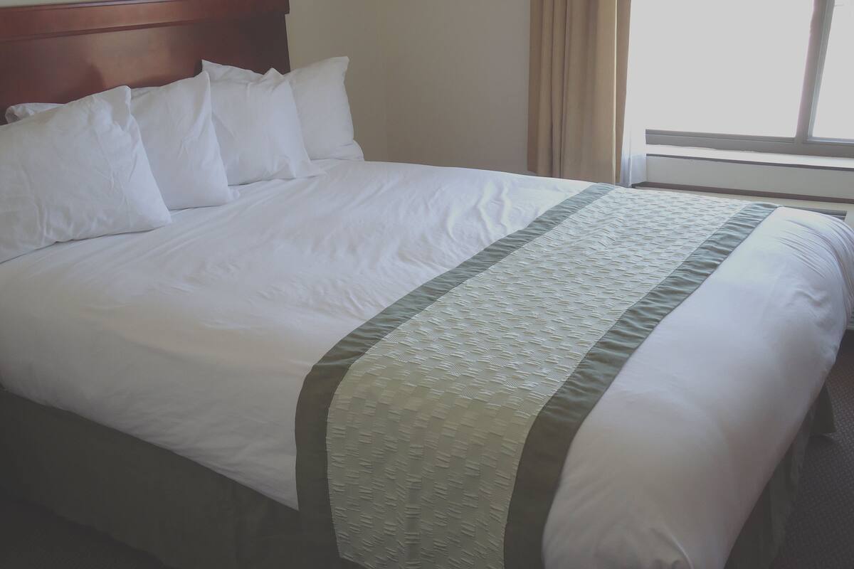 Individually furnished, blackout drapes, iron/ironing board