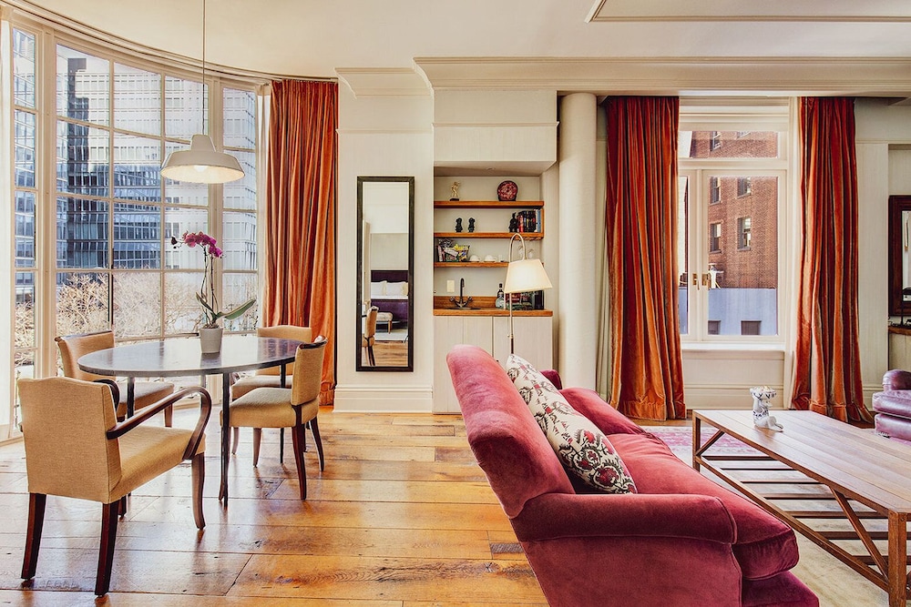 The Greenwich Hotel by null