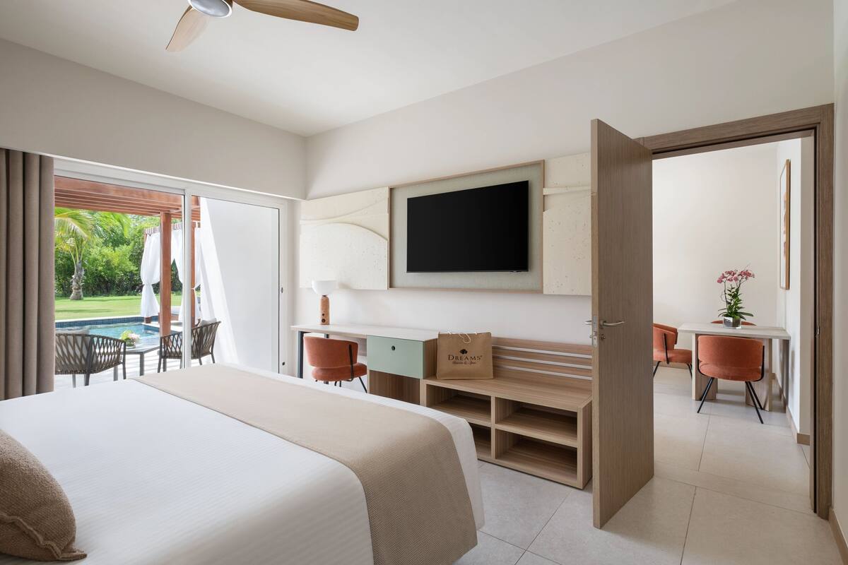 Preferred Club Master Suite Private Pool | Sengetøy av topp kvalitet, minibarvarer (inkludert) og safe på rommet