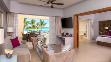 Preferred Club Master Suite Ocean Front | Premium bedding, free minibar, in-room safe, laptop workspace