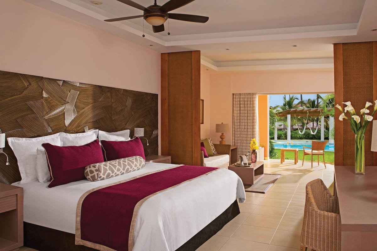 Preferred Club Deluxe Swim Up King | 1 dormitorio y ropa de cama de alta calidad
