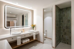 Separate tub and shower, jetted tub, free toiletries, hair dryer - Dreams Royal Beach Punta Cana - All Inclusive (Punta Cana)