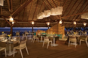 6 restaurants, breakfast, lunch, dinner served; French cuisine