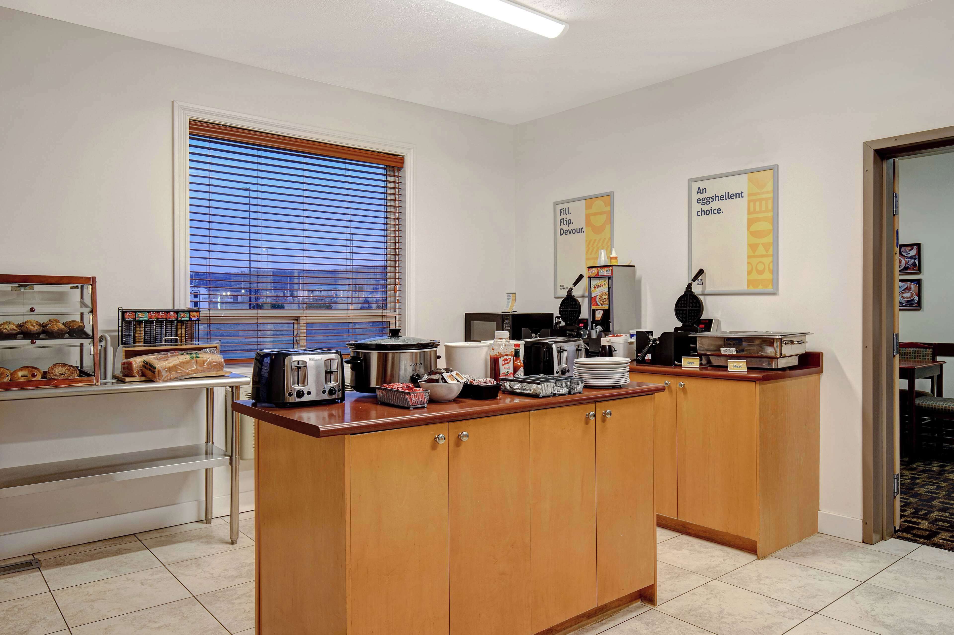 free continental breakfast