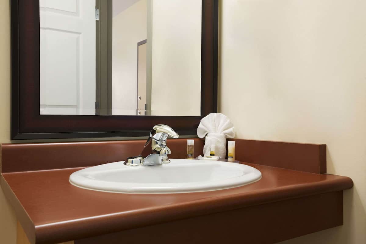 free toiletries, towels, soap, shampoo