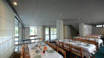 Daily buffet breakfast (EUR 6 per person)