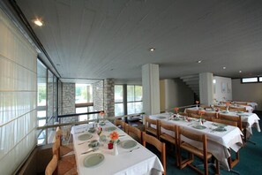 Daily buffet breakfast for a fee - Dioscouri Hotel (Sparta)