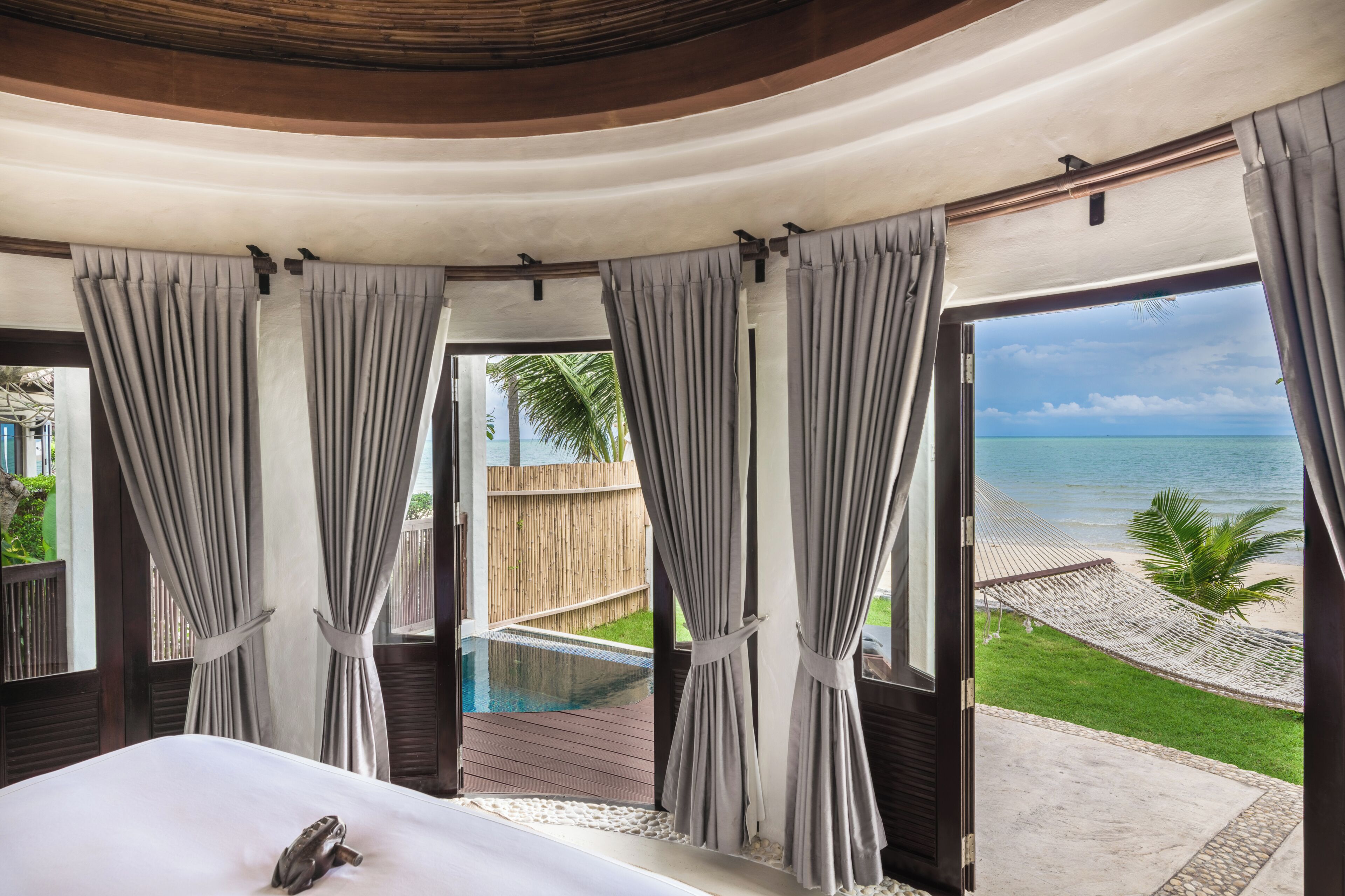 Suite, Beachfront (Pool) | Egyptian cotton sheets, premium bedding, Tempur-Pedic beds, in-room safe