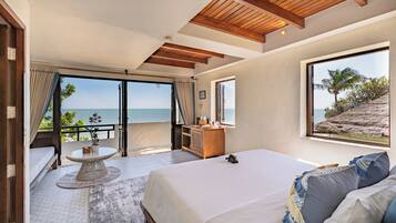 Beachfront Rooftop Suite | Egyptian cotton sheets, premium bedding, Tempur-Pedic beds, in-room safe