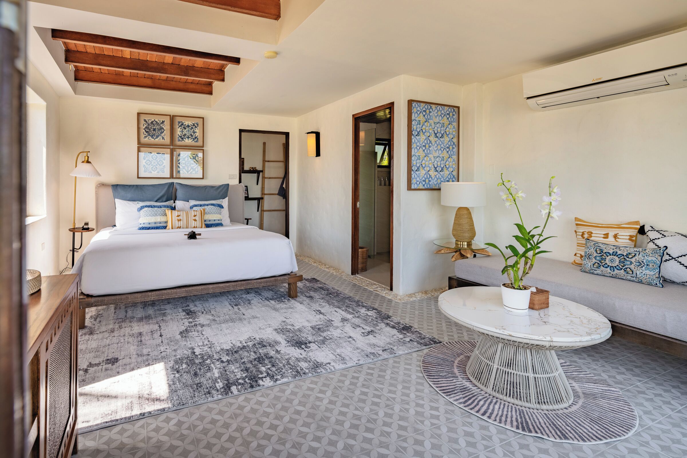 beachfront rooftop suite | 1 bedroom, egyptian cotton sheets, premium bedding, tempur-pedic beds
