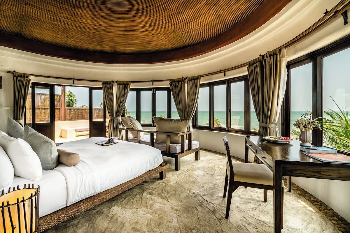 Ocean View Penthouse | Egyptian cotton sheets, premium bedding, Tempur-Pedic beds, in-room safe