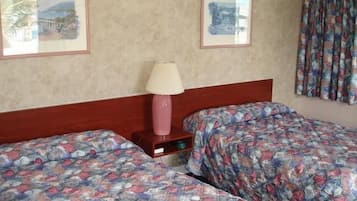 标准房, 2 张双人床 | 熨斗/熨衣板、折叠床/加床(额外收费)、免费 WiFi、床单