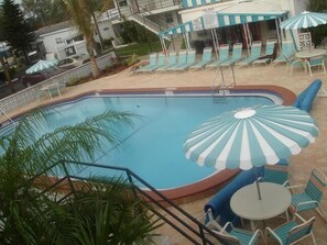 Outdoor pool - Belleair Village Motel (Largo)