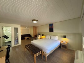 Deluxe Room, 1 King Bed with Sofa bed | Desk, free WiFi, bed sheets