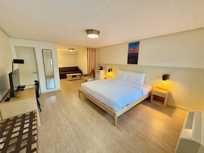 ห้องดีลักซ์ดับเบิล | โต๊ะทำงาน, Wi-Fi ฟรี, ผ้าปูที่นอน