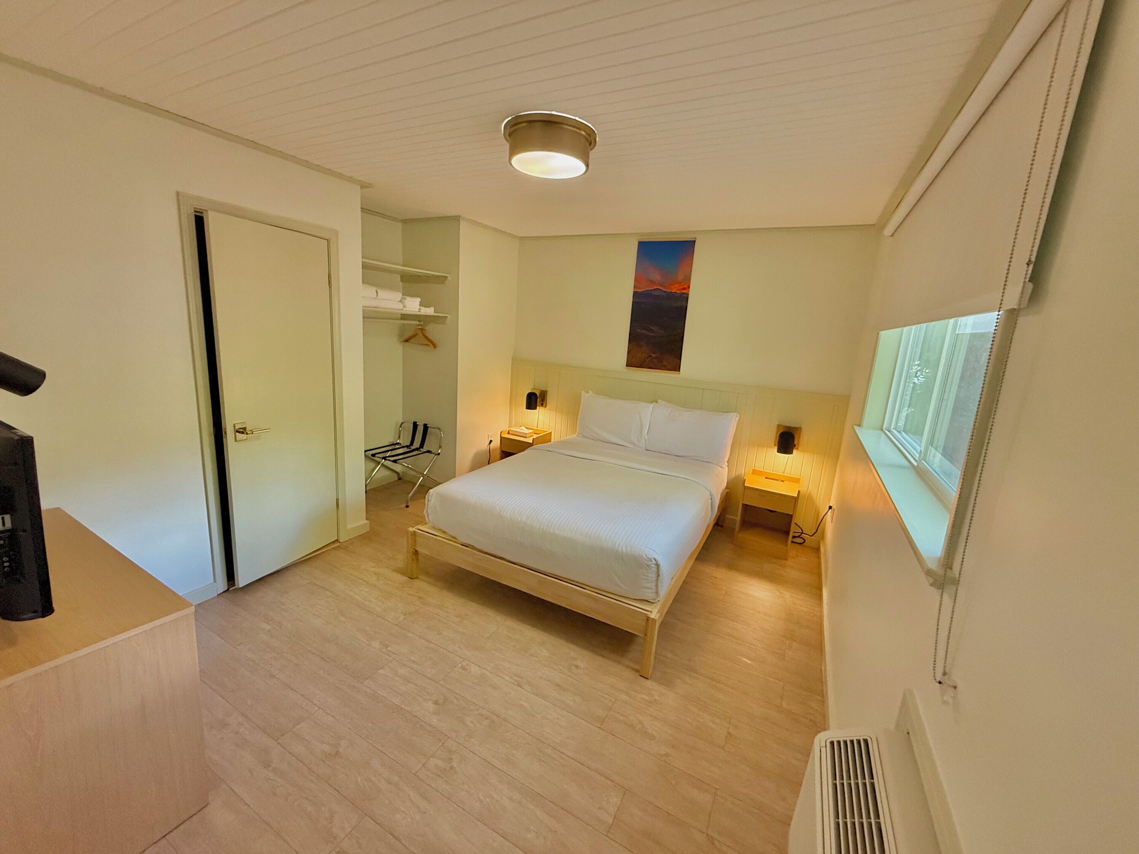 Grand Quadruple Room | Desk, free WiFi, bed sheets