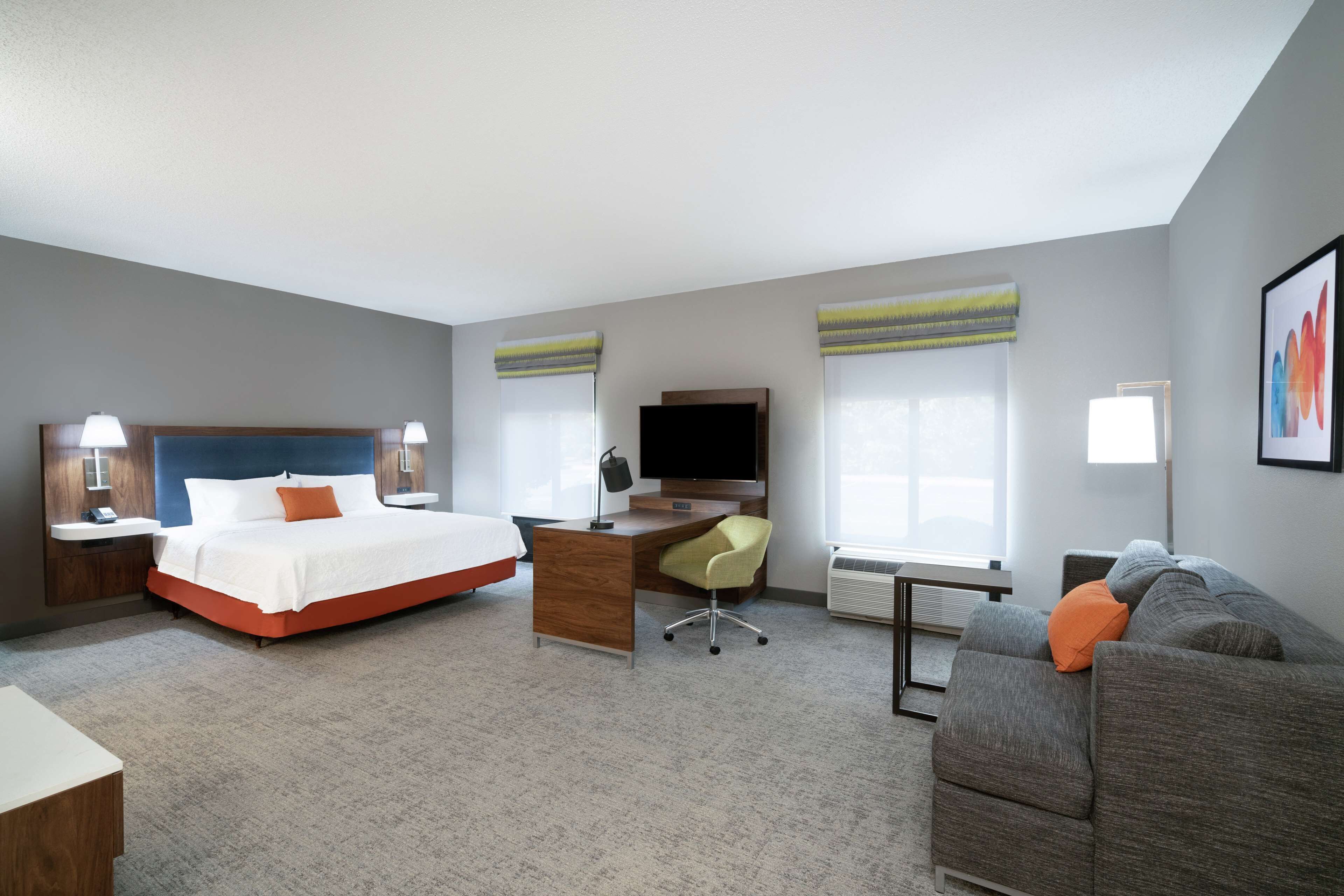Hypo-allergenic bedding, in-room safe, desk, laptop workspace